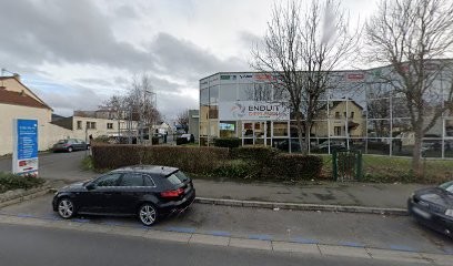 Henniker Plasma, Reprographe à Houilles